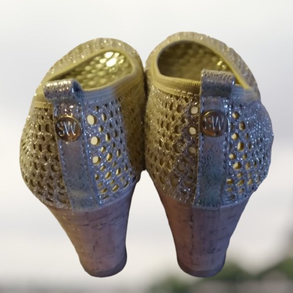 STUART WEITZMAN (3) GIRLS CAY LACE PLATINUM NOIR HEEL WEDGE Size 3  LIKE NEW - Picture 4 of 9